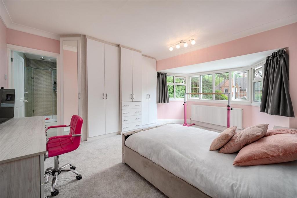 11 Bed 2.jpg