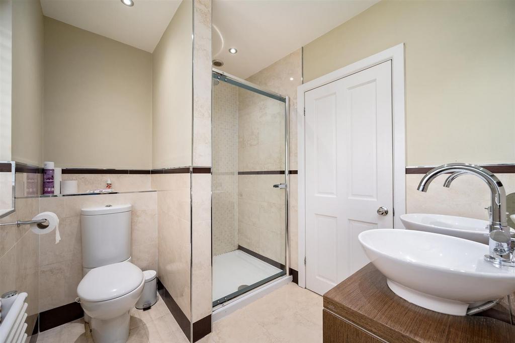 10 Ensuite.jpg