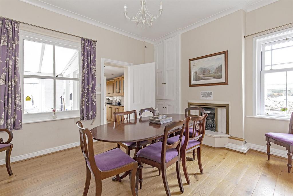 Dining Room- 1.jpg
