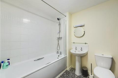 46 Diamond Jubilee Close, Gloucester, GL1 4LR
