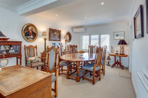 4 bedroom townhouse for sale, Baronsmead, Henley-on-Thames RG9