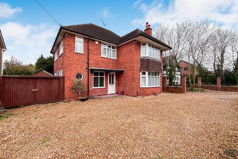 4 bedroom detached house to rent, Southcote Lane, Reading, RG30