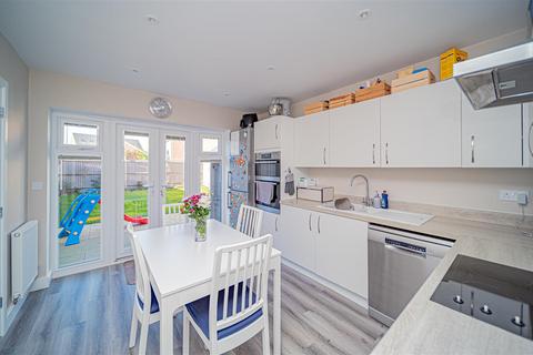 70 Basil Drive, Melksham, SN12 6LT