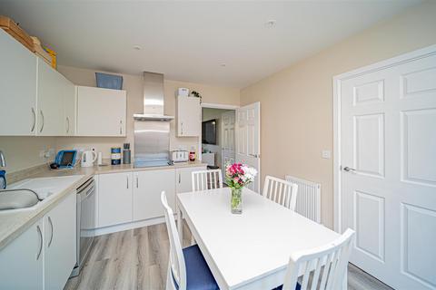 70 Basil Drive, Melksham, SN12 6LT