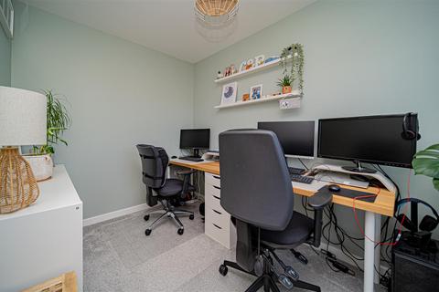 70 Basil Drive, Melksham, SN12 6LT