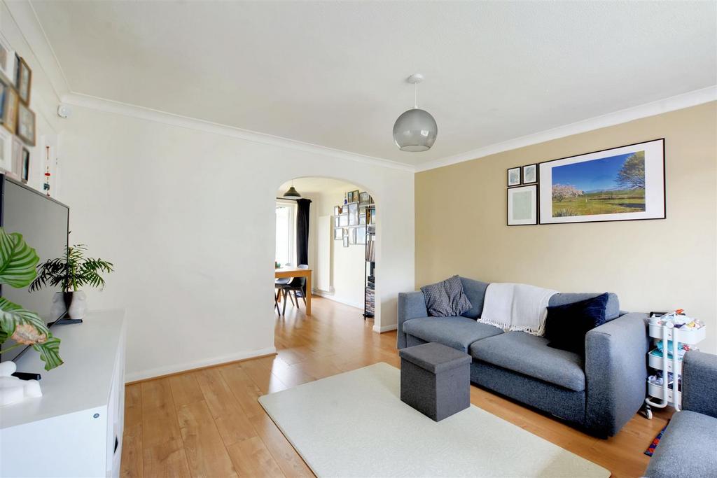 Living Room 2.jpeg