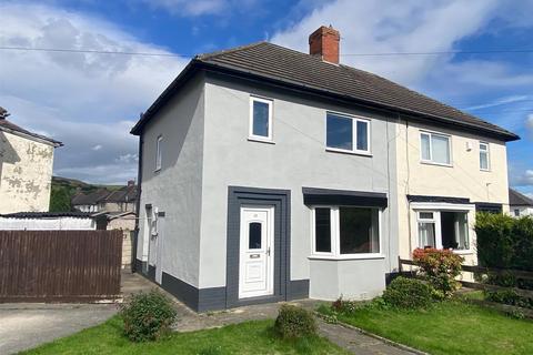 3 bedroom semi-detached house to rent, Chevinedge Crescent, Halifax