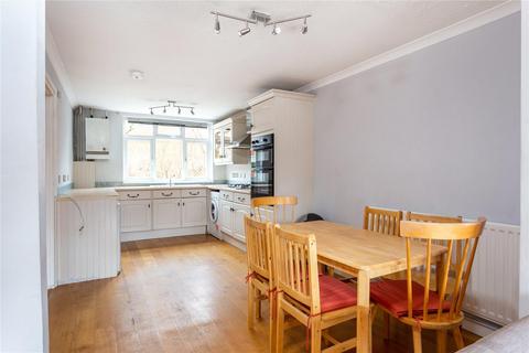 3 bedroom terraced house to rent, Coleridge Close, Battersea