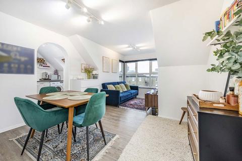 1 bedroom flat for sale, Pursewardens Close, London W13