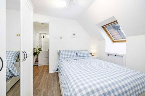 1 bedroom flat for sale, Pursewardens Close, London W13