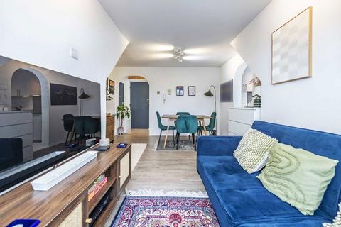 1 bedroom flat for sale, Pursewardens Close, London W13