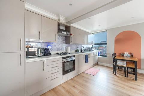 2 bedroom flat for sale, Station Road, Harrow, HA1