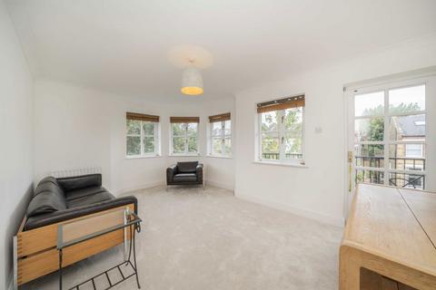 11 Sycamore Mews, London, SW4 0SY