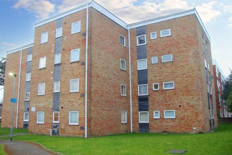 2 bedroom flat to rent, Aplin Way, Isleworth TW7