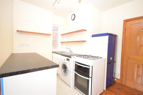 1 bedroom apartment to rent, Crouch Hall Road