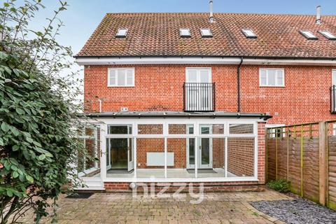 4 bedroom end of terrace house for sale, Station Yard, Hadleigh IP7