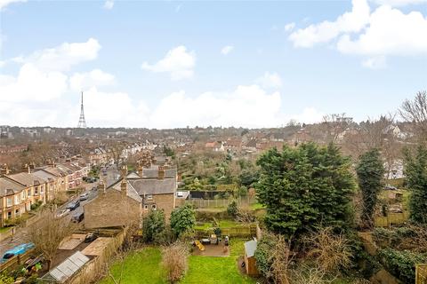Flat 4, 66 Salters Hill, London, SE19 1EA