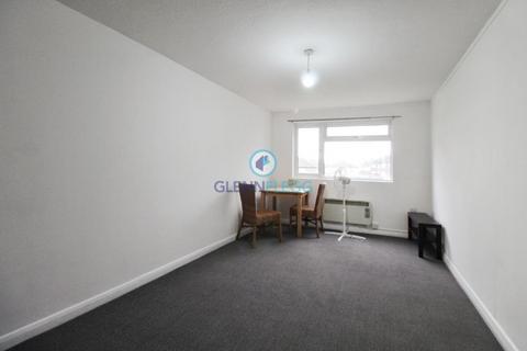 1 bedroom flat to rent, Seymour road, Slough