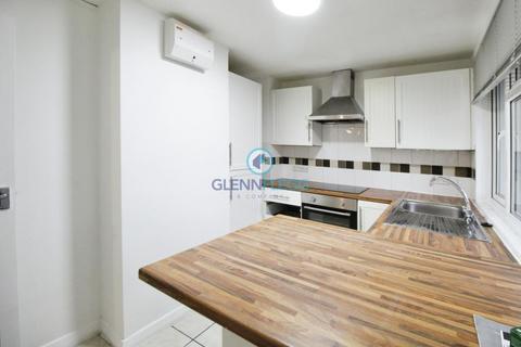 1 bedroom flat to rent, Seymour road, Slough