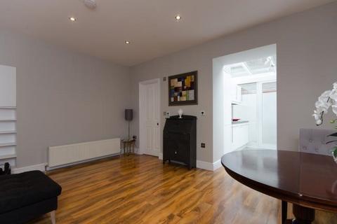 1 bedroom flat for sale, Lots Road, London, SW10