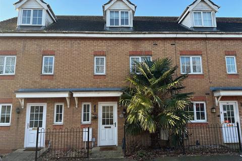 4 bedroom townhouse for sale, Buckthorn Road, Peterborough PE7