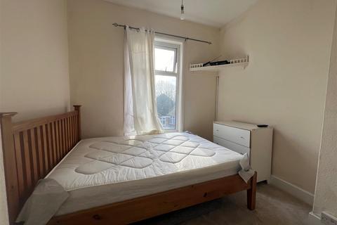 1 bedroom in a house share to rent, A Room in Church Green Road, Bletchley, Milton Keynes