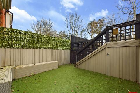 33 Awebridge Way, Gloucester, GL4 4FQ