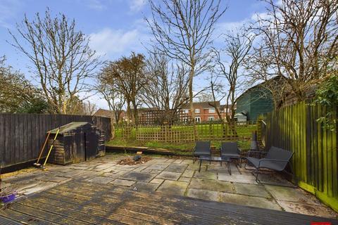 33 Awebridge Way, Gloucester, GL4 4FQ