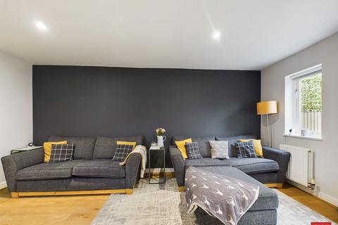 33 Awebridge Way, Gloucester, GL4 4FQ