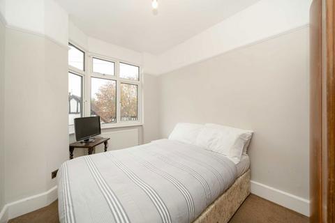 2 bedroom maisonette for sale, Ash Tree Dell, London NW9