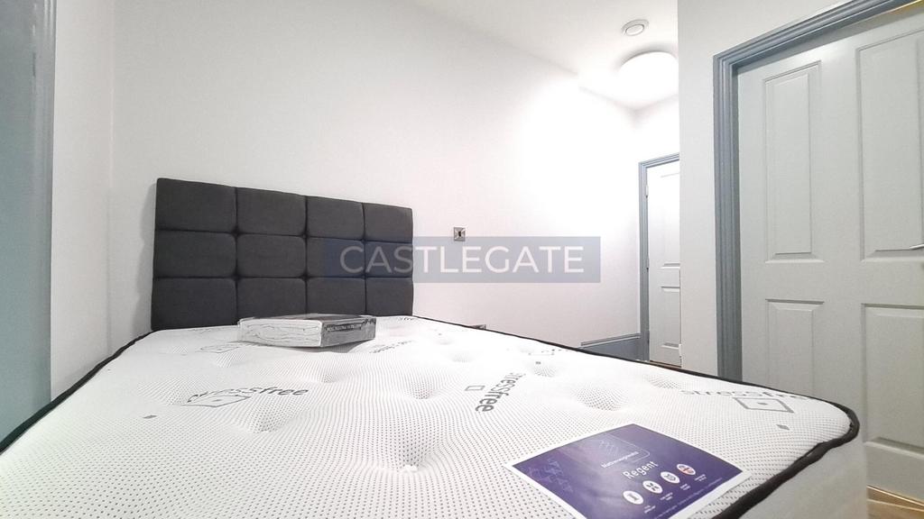 Merchants Hall G.1.6 Bedroom (3)
