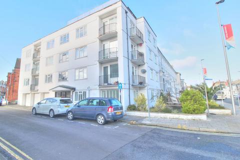 2 bedroom penthouse to rent, Hyde Road, Eastbourne BN21