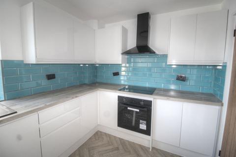 2 bedroom penthouse to rent, Hyde Road, Eastbourne BN21