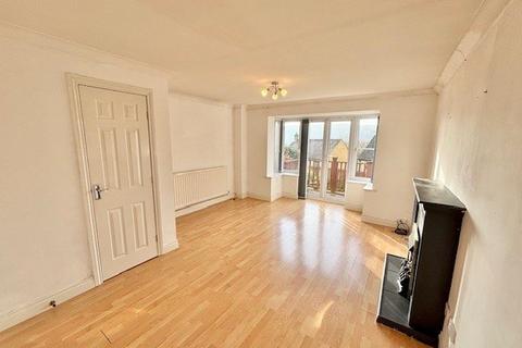 3 bedroom semi-detached house to rent, Paslew Court, East Morton, Keighley, West Yorkshire, BD20