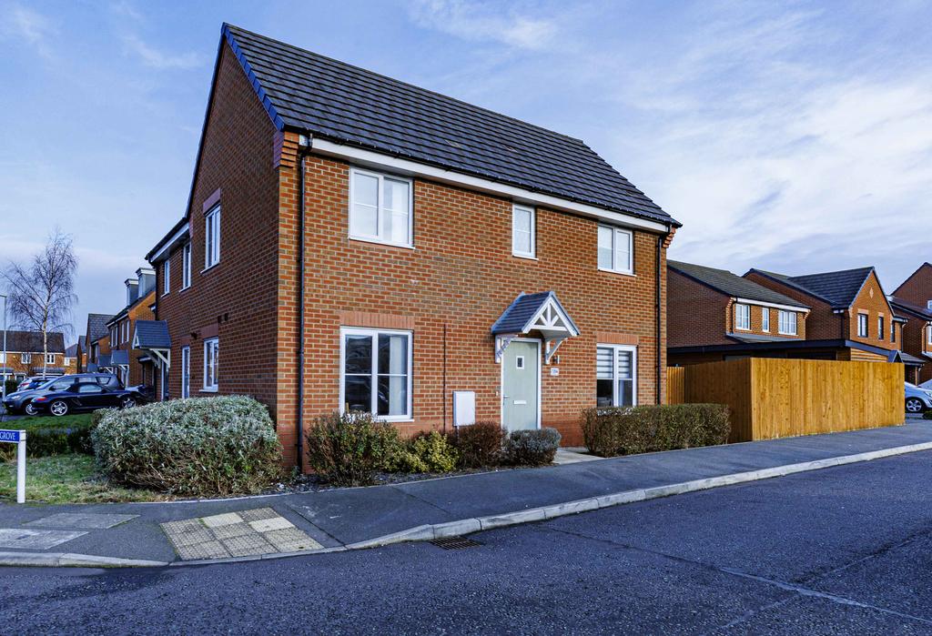 Assembly Avenue, Leyland PR25 3 bed semi-detached house for sale - £225,000