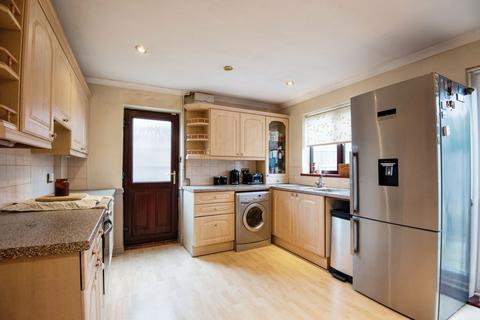 3 bedroom semi-detached house for sale, Malham Drive, Lincoln LN6