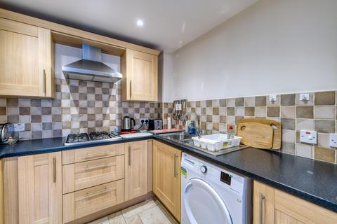 2 bedroom flat for sale, Royal Court, Worksop, S80