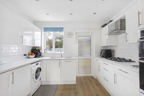 2 bedroom terraced house for sale, Kenyngton Drive, Sunbury-on-Thames, Surrey, TW16