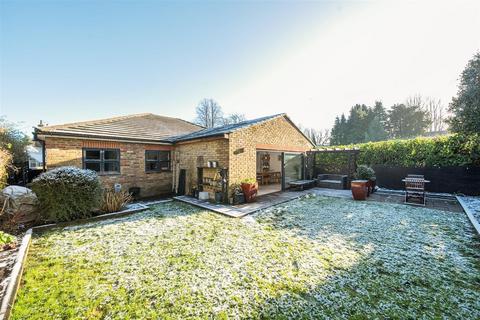 3 bedroom detached bungalow for sale, High Road, Chipstead