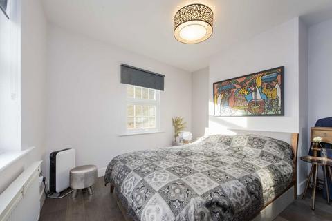 3 bedroom flat to rent, Tamworth Street, Fulham SW6