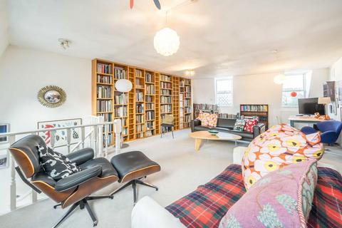 2 bedroom flat for sale, Greenman Street, London N1