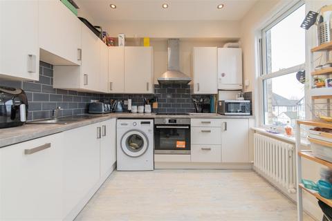 2 bedroom flat for sale, Station Road, Hendon, London