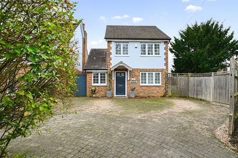 4 bedroom detached house for sale, Glaziers Lane, Guildford GU3