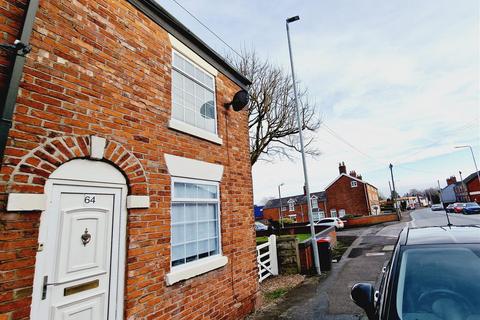 2 bedroom end of terrace house to rent, Delamere Street, Winsford