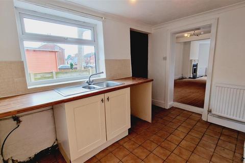 2 bedroom end of terrace house to rent, Delamere Street, Winsford