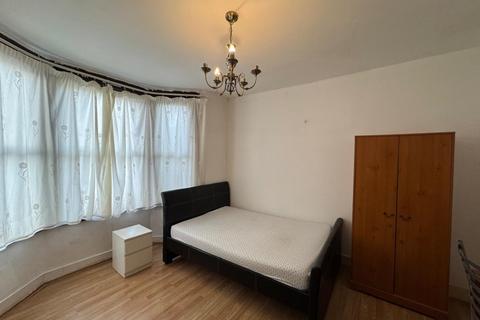 1 bedroom in a house share to rent, Aberdeen Road, Harrow HA3