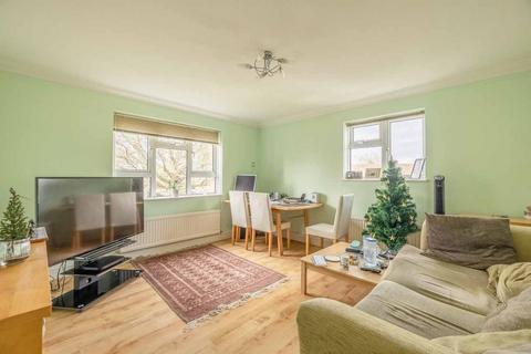 1 bedroom flat for sale, New Road, Datchet  SL3