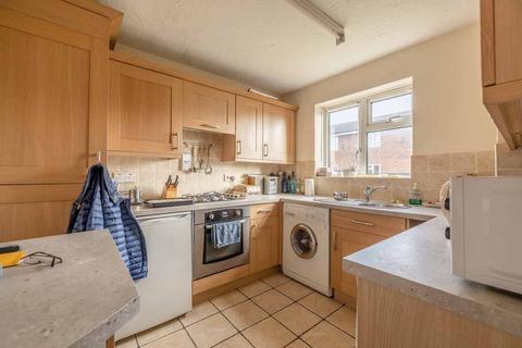 1 bedroom flat for sale, New Road, Datchet  SL3