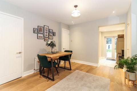 25 Titian Avenue, Bushey Heath, Bushey, WD23 4GB