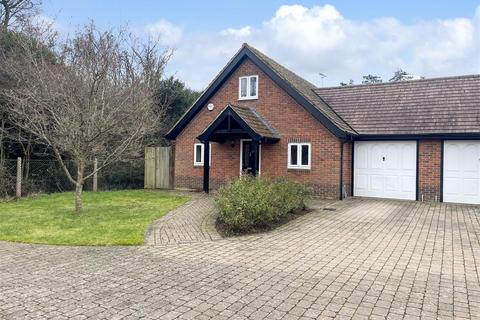 3 bedroom link detached house for sale, Ilex Close, Sonning Common Reading RG4